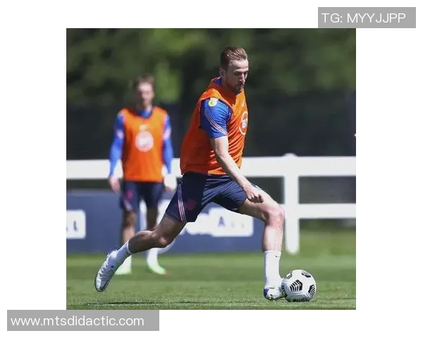 凯恩的足球传奇之路：从天才少年到世界顶级前锋的辉煌历程